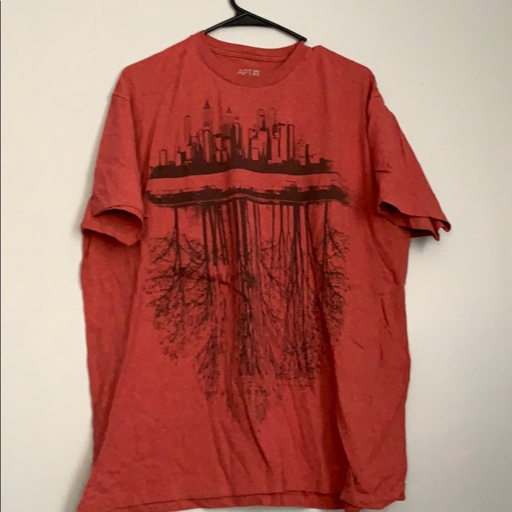 Graphic tee